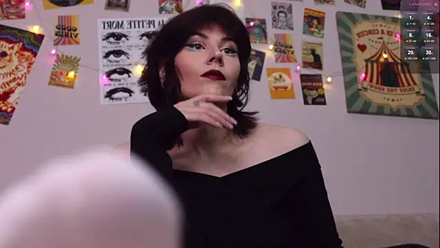 Luna Blake online show from April 4, 12:59 pm