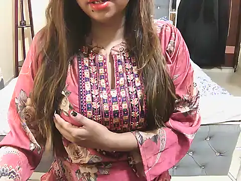 cutebengaligirl online show from September 27, 11:56 pm