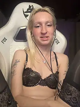 bunnydark00 online show from November 20, 2:56 am