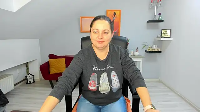 LollaGirl online show from December 23, 4:38 am