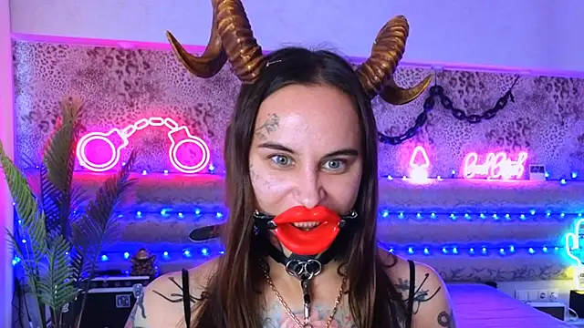 Cool Freak  online show from October 2, 9:47 am