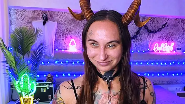 Cool Freak  online show from September 14, 10:35 am