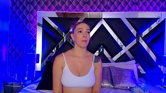 victoriaa lee  online show from October 10, 8:14 pm