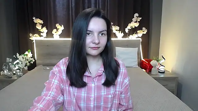 JasmineAsha online show from April 15, 7:20 am