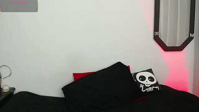 Amy Aloqua online show from November 15, 3:35 pm