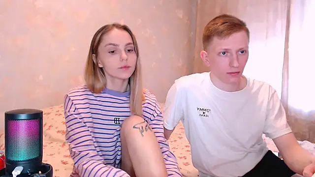 juliaanddima online show from April 23, 8:33 am