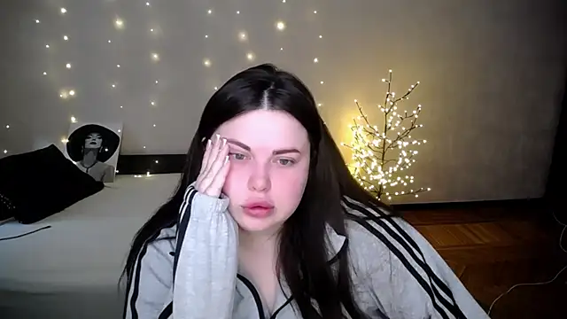 Emily Mo online show from April 11, 6:30 am