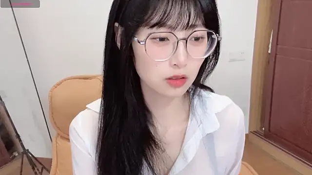 4uoki online show from October 18, 5:37 pm