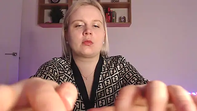 Karolina love  online show from October 25, 5:20 pm