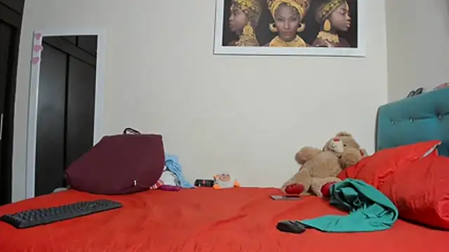 megan-hotxx online show from February 24, 1:32 pm