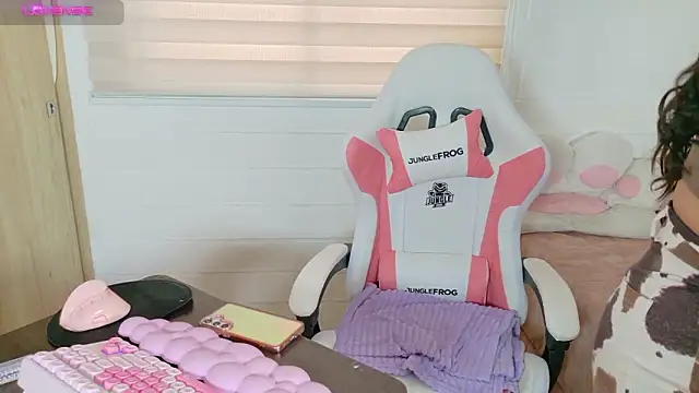 megan doll2 online show from March 13, 9:49 pm