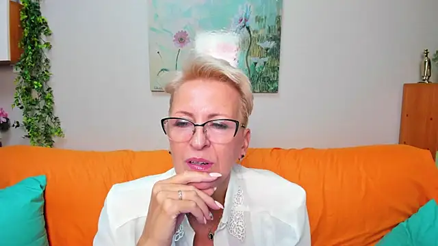 iamyourdream89 online show from September 20, 1:09 pm