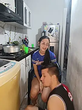 kingofqueenxxx online show from June 13, 3:59 am