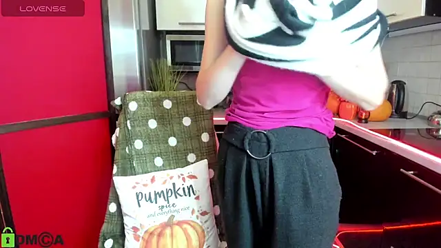 TayanaJons online show from November 12, 8:01 am