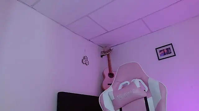 Dakota bumm online show from October 23, 5:41 pm