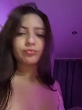 Zoe Lennoxx online show from May 13, 4:40 am