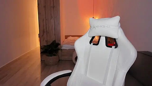 LilyRaisa online show from February 27, 3:06 am