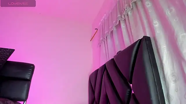 stephany doll  online show from October 31, 11:36 am