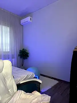  Chlo  e online show from September 20, 12:36 pm