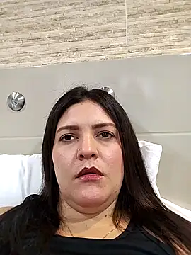 Mia Hampton online show from September 25, 8:50 pm