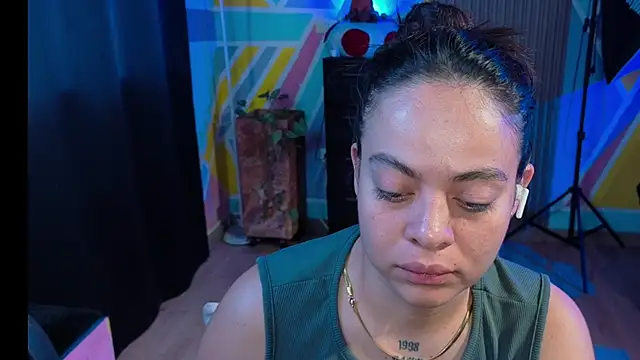 Cuttiealice online show from October 5, 12:21 pm