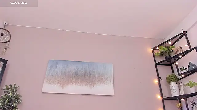 peachbrii online show from March 19, 1:04 pm