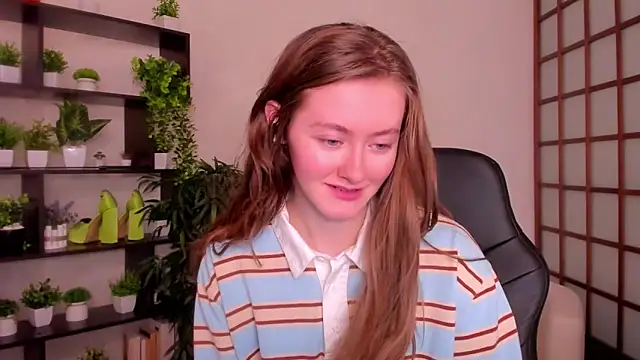 KateCuddle online show from September 18, 2:54 am