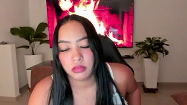 brunetenikole02 online show from April 29, 2:26 am