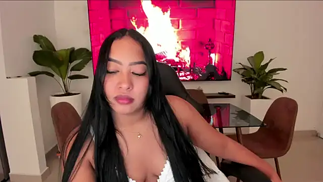 brunetenikole02 online show from February 28, 3:28 am