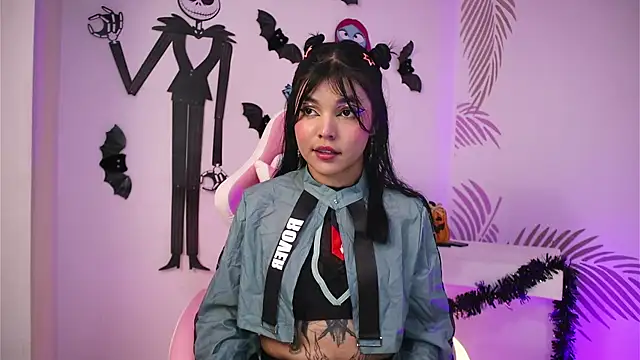 dianebleu online show from October 22, 4:17 am