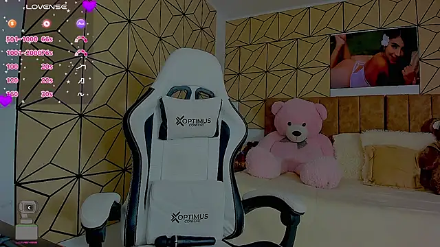 vane lopez  online show from February 5, 9:40 pm