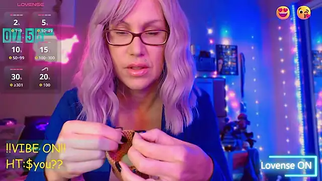 EmmaIsHere online show from September 9, 1:55 pm