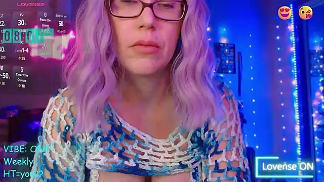 EmmaIsHere online show from January 13, 3:05 pm