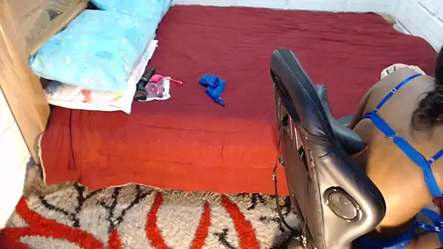 sexyjustin202 online show from March 8, 1:35 am