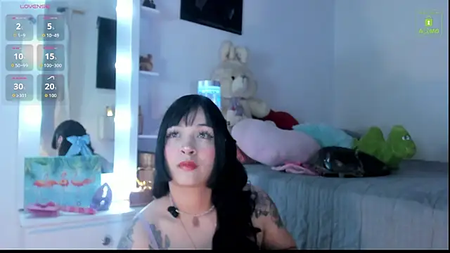 miaa-lee online show from November 6, 3:18 pm