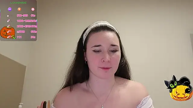 MaryHillx online show from October 18, 5:48 pm