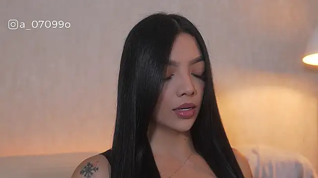 sarah hiill online show from February 3, 1:16 am