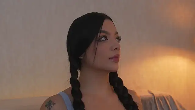 sarah hiill online show from March 28, 1:10 pm