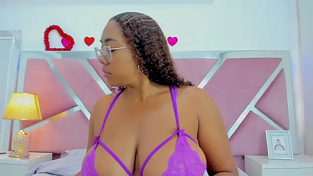 Aisharhodes00 online show from October 6, 8:24 pm