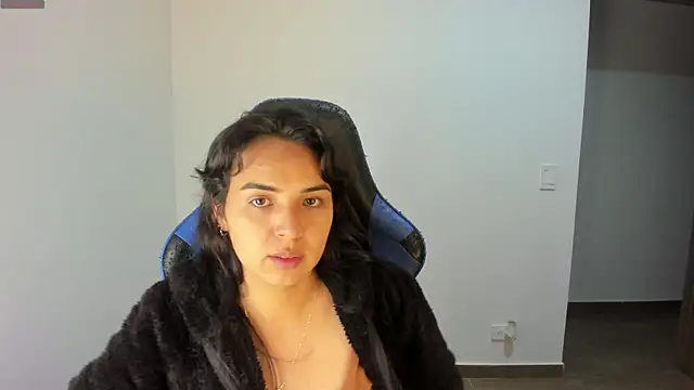 Emily Nicole online show from September 19, 2:43 am