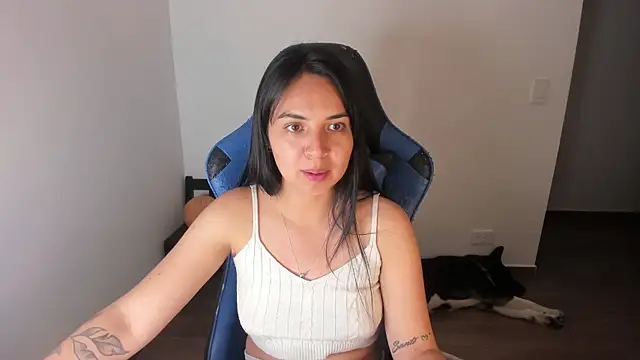 Emily Nicole online show from October 6, 1:22 am