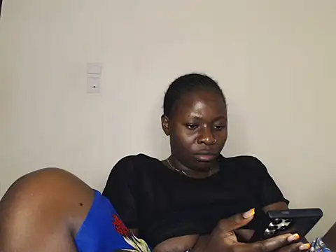 queenofqueens96 online show from February 21, 7:53 am