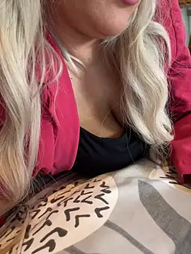 Bustyblondebabe32 online show from February 16, 11:10 am