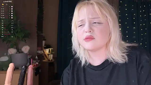 LisaLaas online show from January 13, 1:48 pm