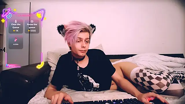 Littlepinkcat online show from May 30, 7:21 pm