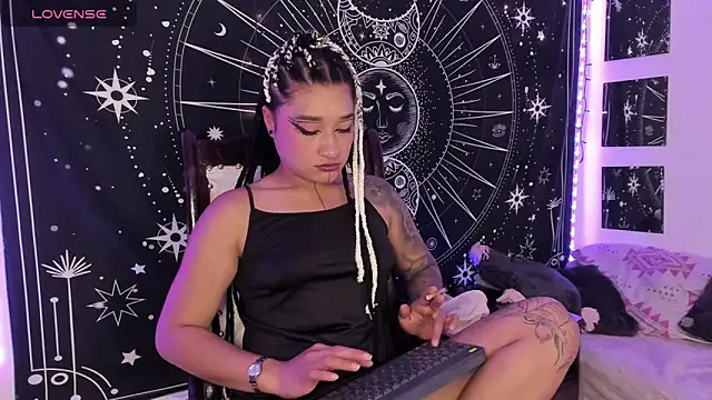 Eva Lee  online show from September 24, 6:45 am