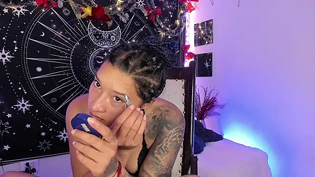 Eva Lee  online show from December 14, 8:42 am