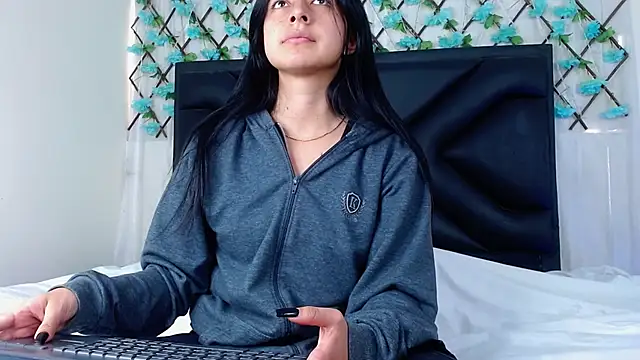 EmmaWilliamss online show from September 30, 4:12 pm