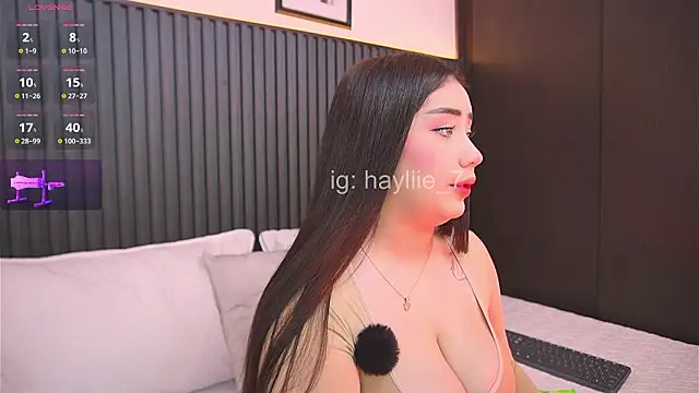 haylie  online show from March 12, 6:27 am