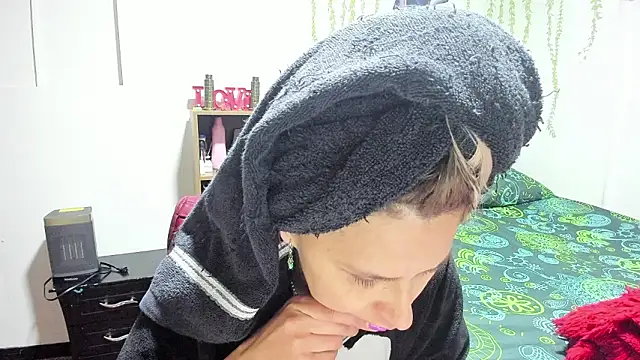 lauren ashlee online show from February 6, 1:58 pm